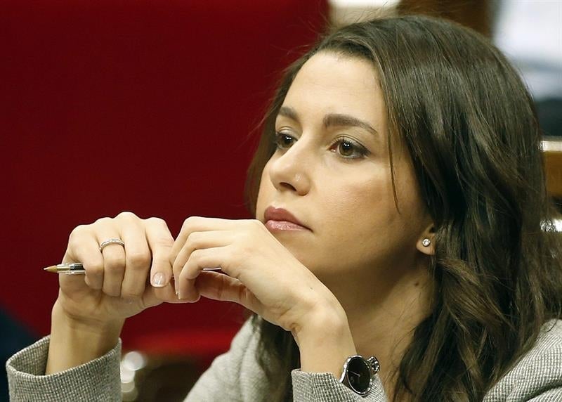 Arrimadas denuncia "golpe" a la democracia por las conclusiones unilaterales Arrimadas denuncia "golpe" a la democracia por las conclusiones unilaterales