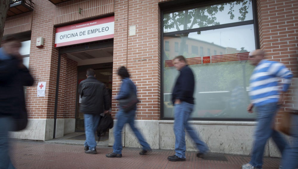 El paro baja en Castellón en 5.300 personas, y el número de desempleados se sitúan en 52.400 El paro baja en Castellón en 5.300 personas, y el número de desempleados se sitúan en 52.400