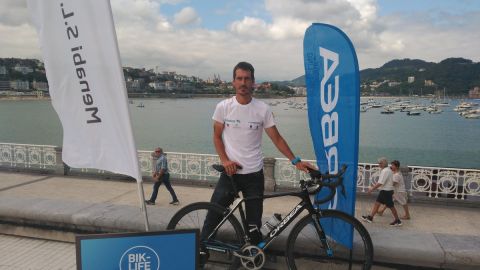 Mikel Azparren recorrer&aacute; en 24 horas la distancia entre Versalles y Donostia