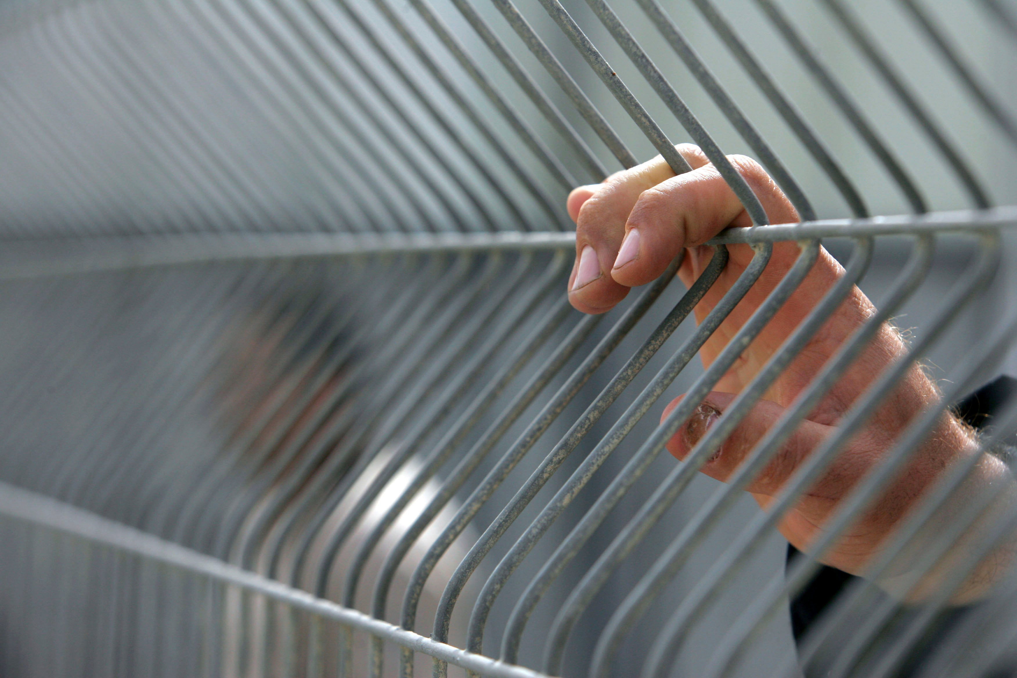 Juzgan a un hombre por querer contratar a un sicario en prisión para matar a su exnovia Juzgan a un hombre por querer contratar a un sicario en prisión para matar a su exnovia