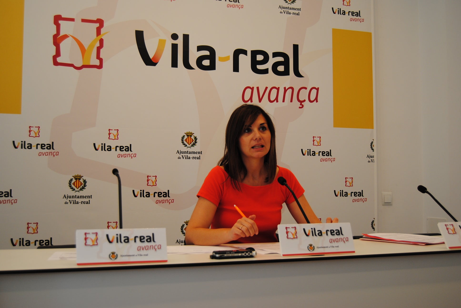 Vila-real estalviarà 280.000 euros gràcies a les ajudes de la Generalitat per a la creació d’empreses i la contractació Vila-real estalviarà 280.000 euros gràcies a les ajudes de la Generalitat per a la creació d’empreses i la contractació