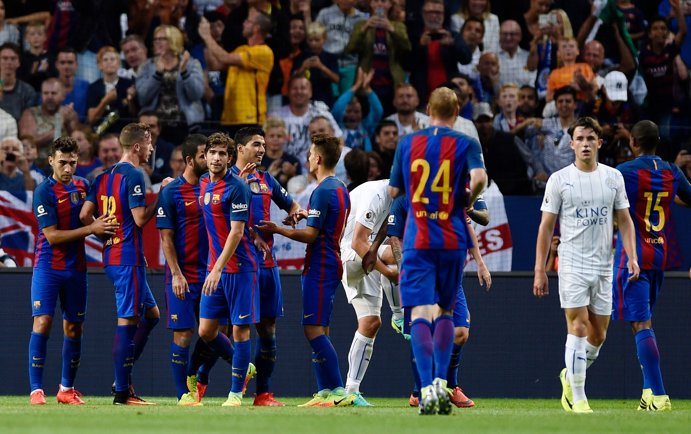 El Barcelona golea al Leicester con un doblete de Munir y goles de Luis Suárez y Mujica El Barcelona golea al Leicester con un doblete de Munir y goles de Luis Suárez y Mujica