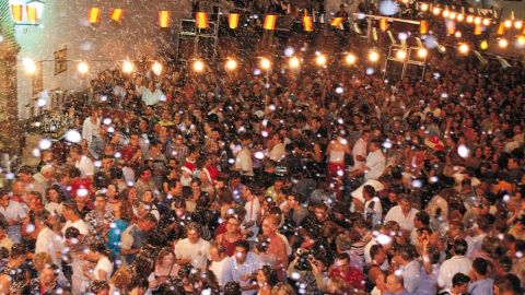 B&eacute;rchules vive en agosto una Nochevieja &eacute;pica