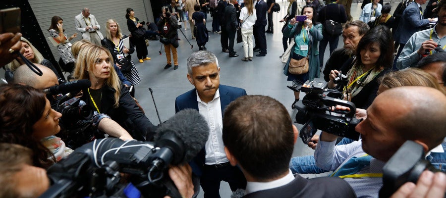 Sadiq Khan, alcalde de londres, en una comparecencia ante los medios Sadiq Khan, alcalde de londres, en una comparecencia ante los medios