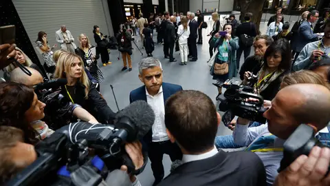 Sadiq Khan, alcalde de londres, en una comparecencia ante los medios Sadiq Khan, alcalde de londres, en una comparecencia ante los medios