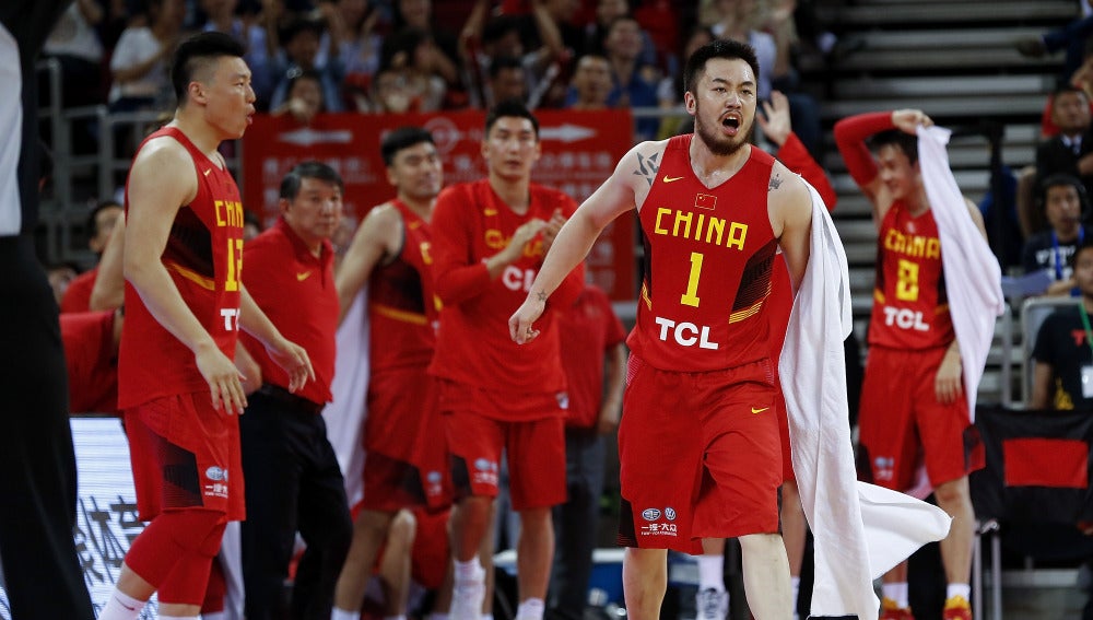 La selección china de baloncesto, envuelta en un tiroteo en Río