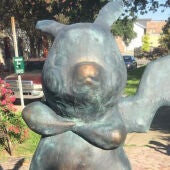 Estatua de bronce de Pikachu