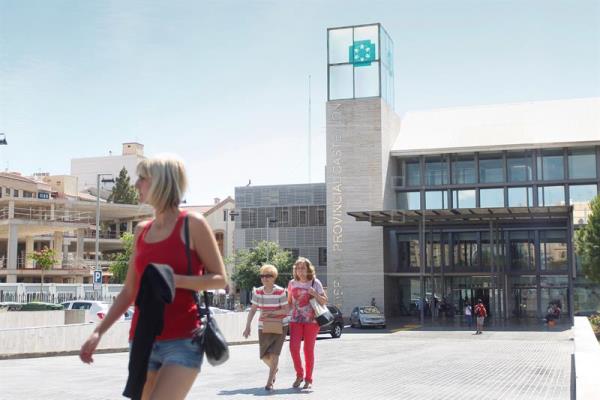 El Hospital Provincial de Castellón realiza 1.200 colonoscopias desde 2008 El Hospital Provincial de Castellón realiza 1.200 colonoscopias desde 2008