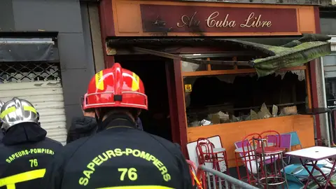 Bar incendiado en Rouen Bar incendiado en Rouen