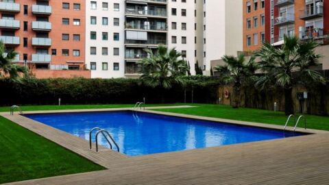Edificio con piscina