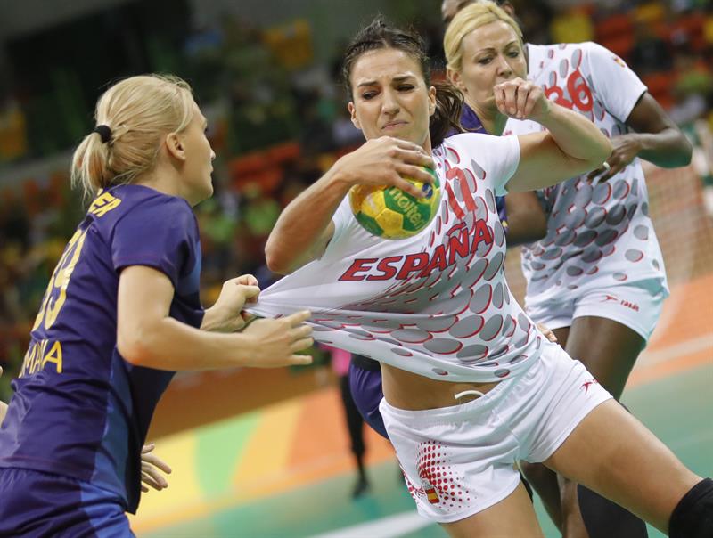 Las 'guerreras' de balonmano pierden ante Rumanía y se complican su pase a cuartos Las 'guerreras' de balonmano pierden ante Rumanía y se complican su pase a cuartos