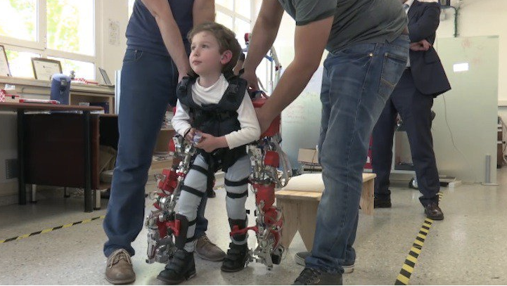 Comienza el ensayo clínico para probar el primer exoesqueleto del mundo para niños con atrofia muscular Comienza el ensayo clínico para probar el primer exoesqueleto del mundo para niños con atrofia muscular