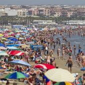 Las playas de Valencia, ocupadas prácticamente en su totalidad