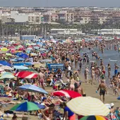 Las playas de Valencia, ocupadas prácticamente en su totalidad Las playas de Valencia, ocupadas prácticamente en su totalidad