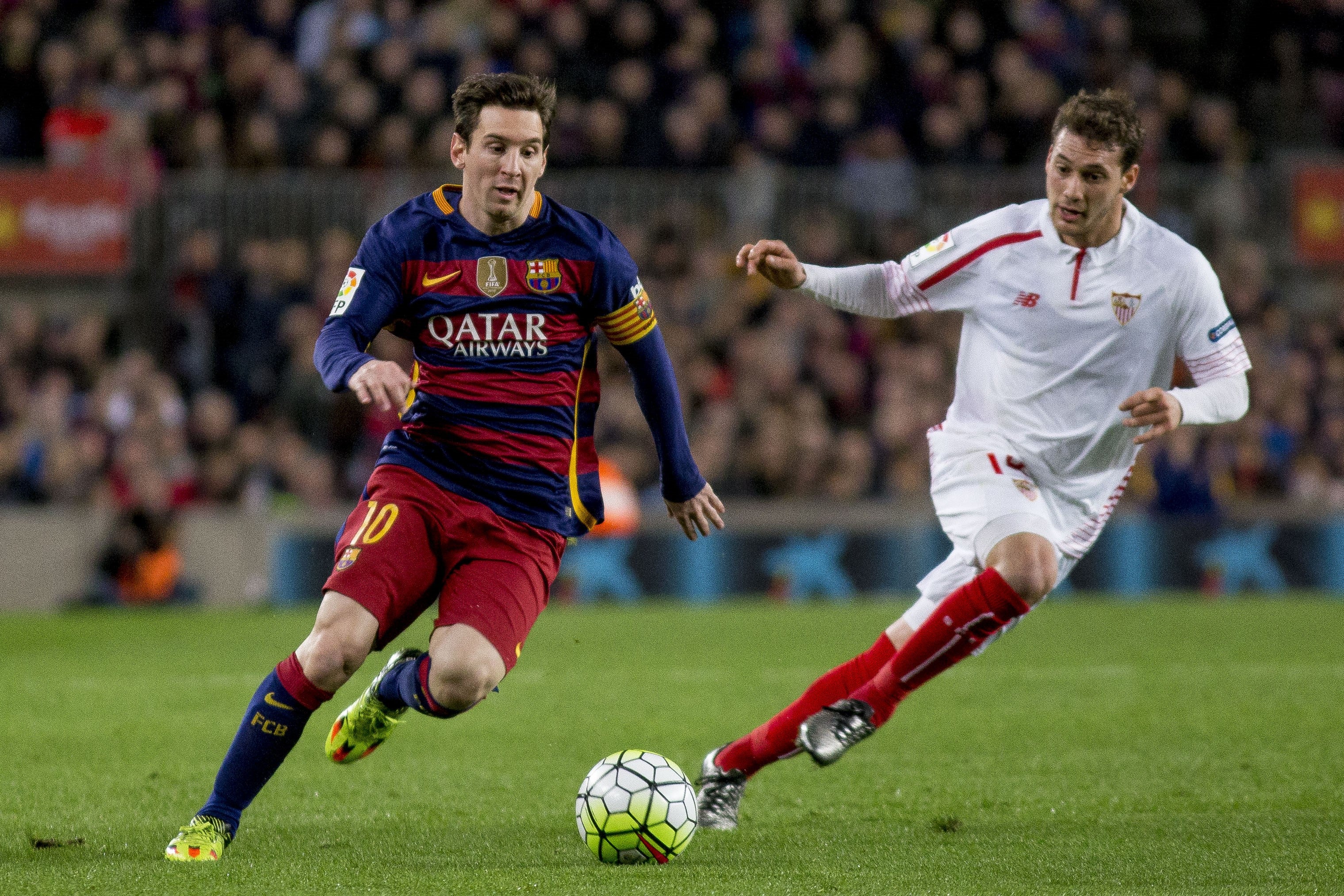 Sevilla y Barcelona buscan la Supercopa por la misma vía Sevilla y Barcelona buscan la Supercopa por la misma vía