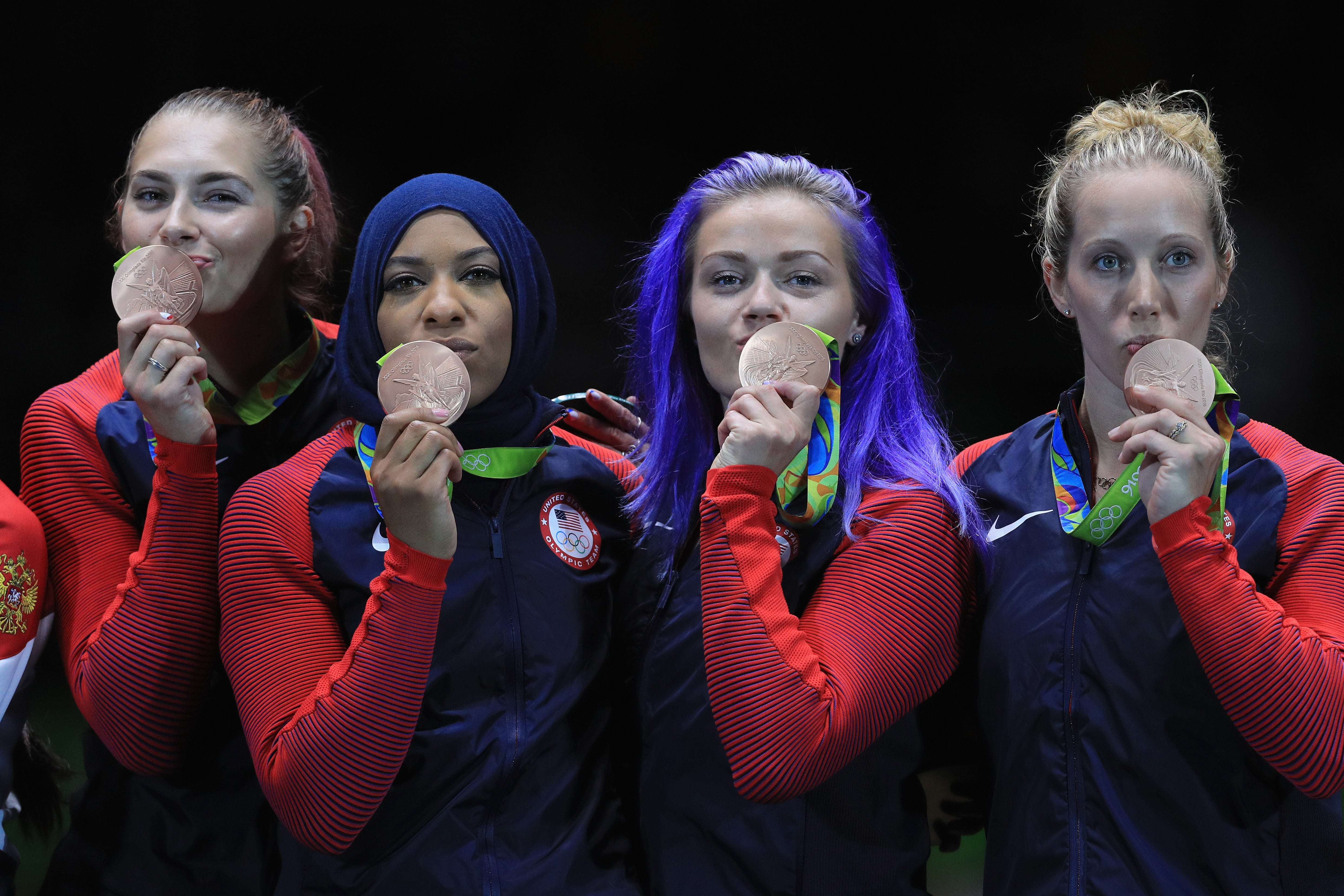 Ibtihaj Muhammad, la primera medalla estadounidense con hijab Ibtihaj Muhammad, la primera medalla estadounidense con hijab