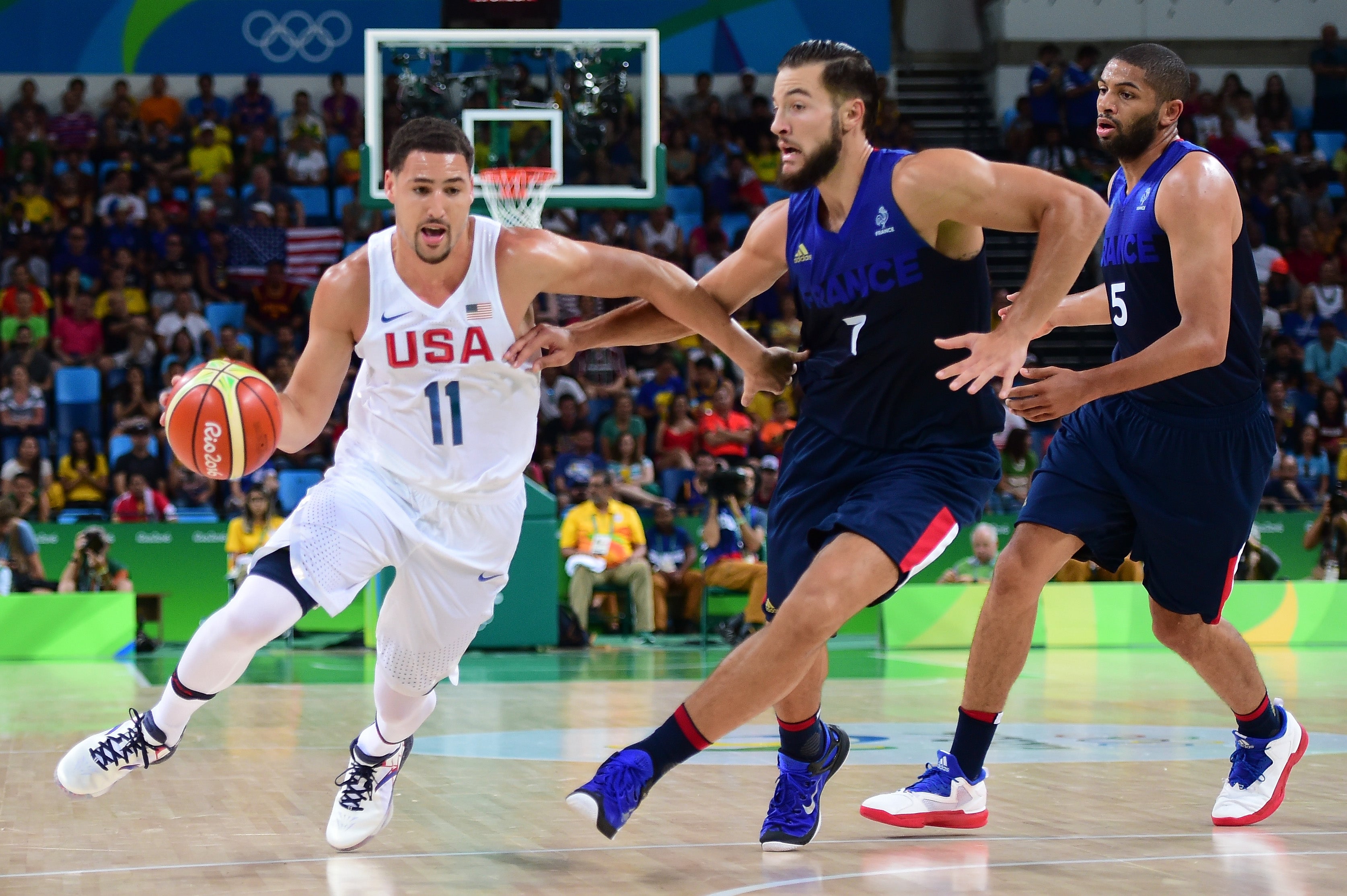 Klay Thompson lidera la ajustada victoria de Estados Unidos sobre Francia Klay Thompson lidera la ajustada victoria de Estados Unidos sobre Francia