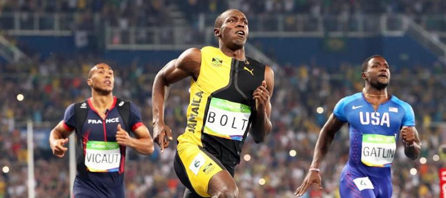 Bolt agranda su leyenda con su tercer oro en 100 metros