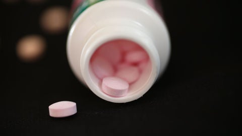 Bote con pastillas.