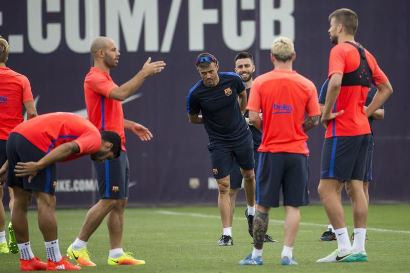 El Barça acaricia el primer título ante un Sevilla diezmado y que busca un milagro El Barça acaricia el primer título ante un Sevilla diezmado y que busca un milagro