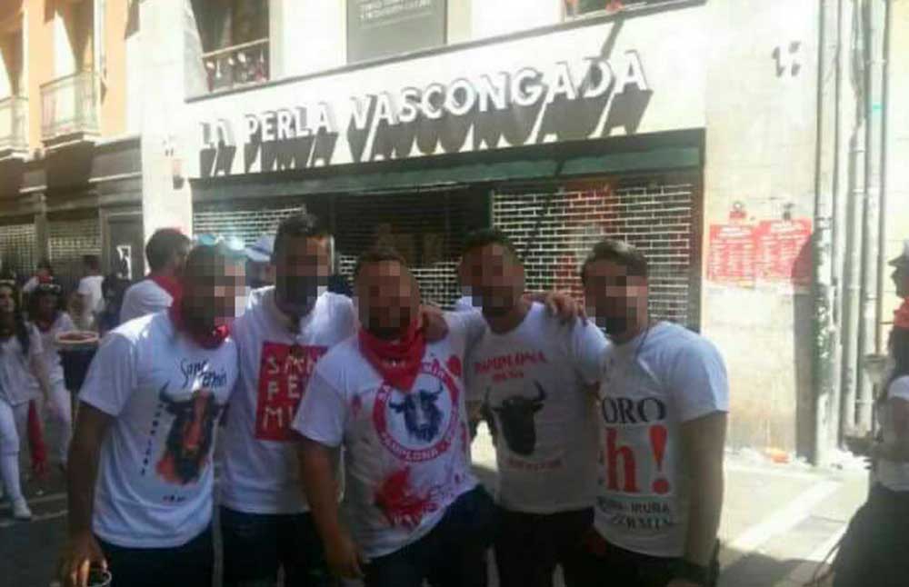 La conversación de Whatsapp entre los miembros de La Manada, detenidos por violación en San Fermín: "Follándonos a una entre los cinco" La conversación de Whatsapp entre los miembros de La Manada, detenidos por violación en San Fermín: "Follándonos a una entre los cinco"