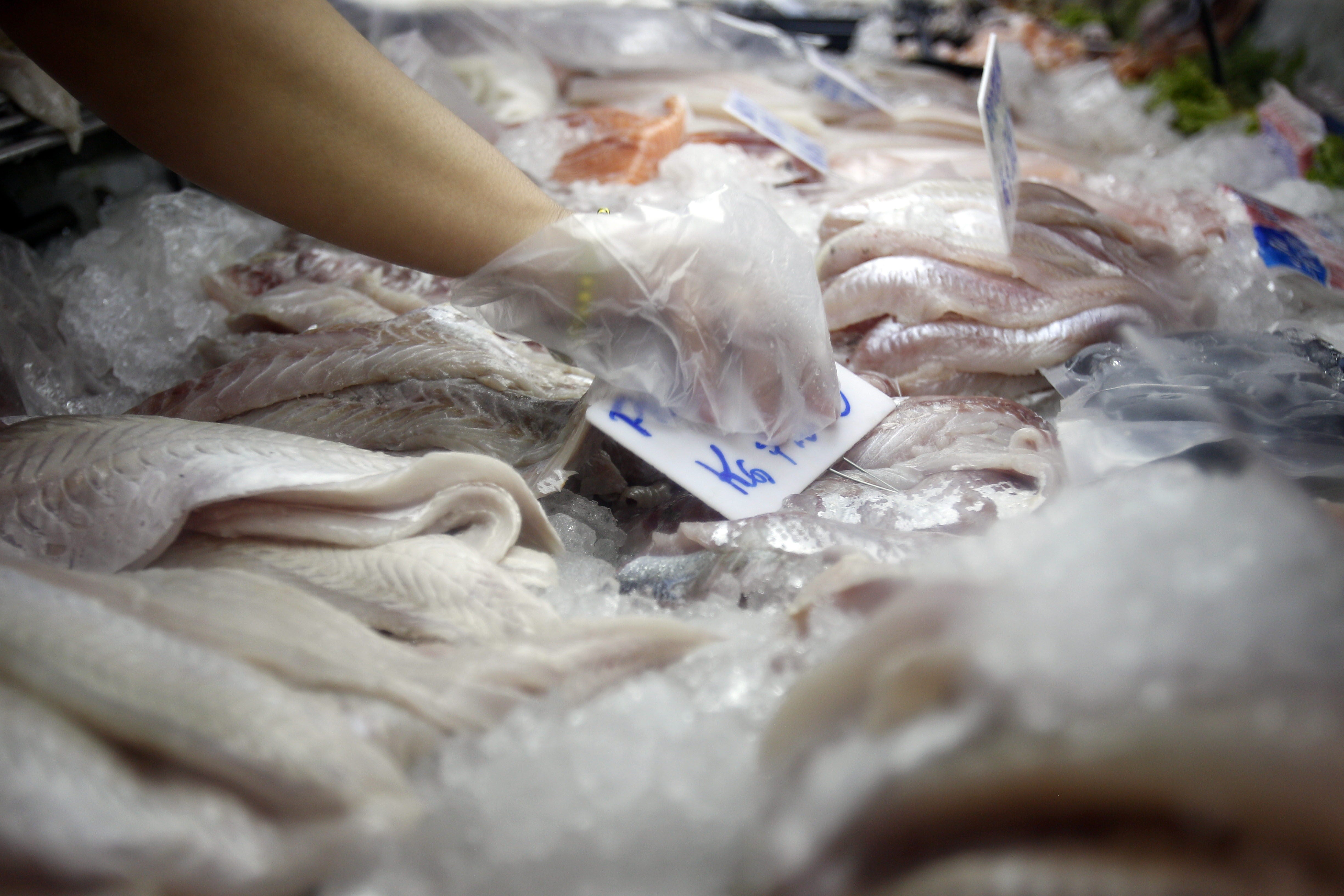 Cataluña retira 27 kilos de pescado seco procedente de Lituania por un brote de botulismo Cataluña retira 27 kilos de pescado seco procedente de Lituania por un brote de botulismo
