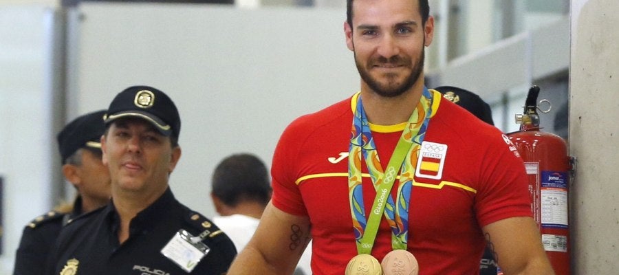 Saúl Craviotto muestra orgulloso las medallas conseguidas en Río 2016 Saúl Craviotto muestra orgulloso las medallas conseguidas en Río 2016