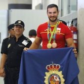 Saúl Craviotto muestra orgulloso las medallas conseguidas en Río 2016