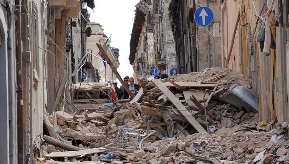 Devastación tras el terremoto en L'Aquila