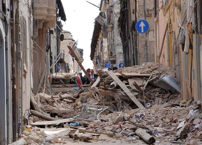 El terremoto de Italia despierta los fantasmas de la tragedia de L'Aquila El terremoto de Italia despierta los fantasmas de la tragedia de L'Aquila