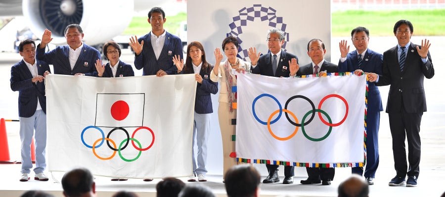 La bandera olímpica llega Tokio 