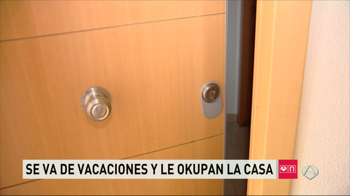 Una vecina de El Molar, Madrid, denuncia que ocupan su casa tras irse de vacaciones Una vecina de El Molar, Madrid, denuncia que ocupan su casa tras irse de vacaciones