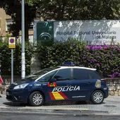Un coche de la policia nacional Un coche de la policia nacional