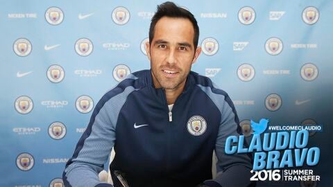 Claudio Bravo firma con el Manchester City