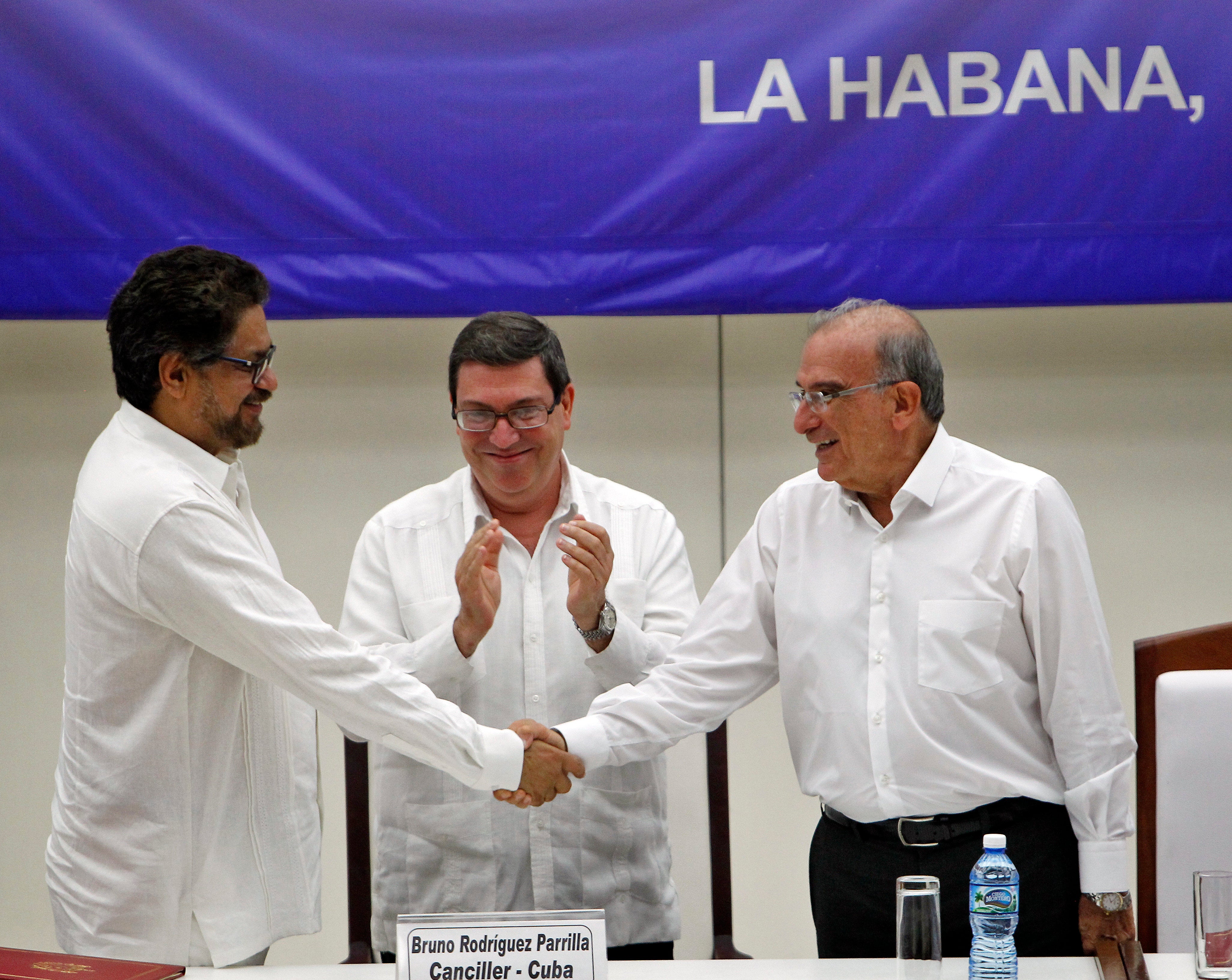 Las FARC anunciarán este domingo el alto el fuego definitivo Las FARC anunciarán este domingo el alto el fuego definitivo