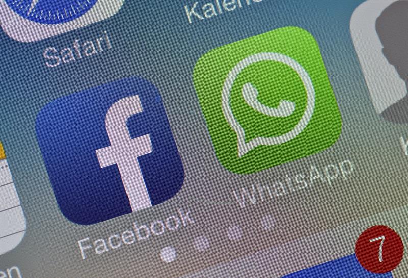 Protección de Datos sanciona con 300.000 euros a Whatsapp y Facebook por ceder y tratar datos personales Protección de Datos sanciona con 300.000 euros a Whatsapp y Facebook por ceder y tratar datos personales