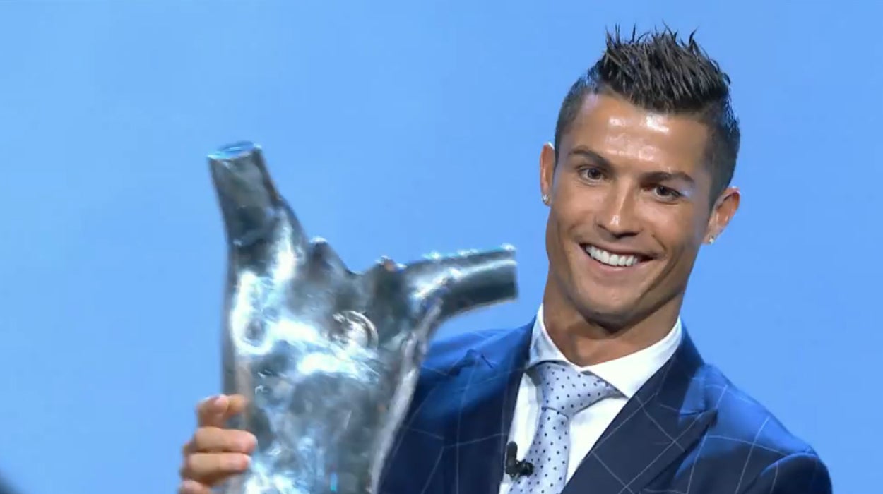 Cristiano Ronaldo: "Lo que más quiero es quedarme en el mejor club del mundo" Cristiano Ronaldo: "Lo que más quiero es quedarme en el mejor club del mundo"