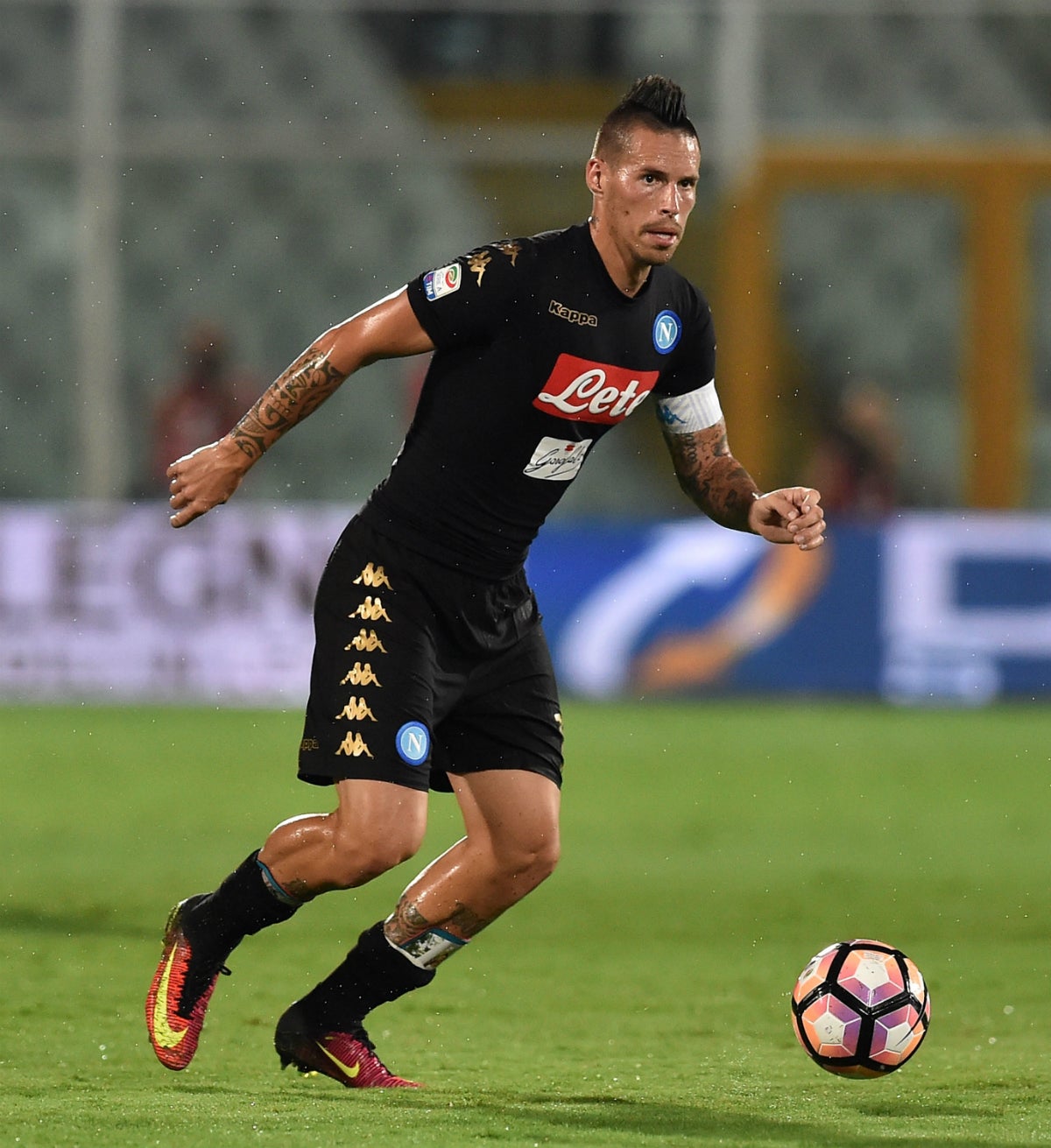 El Nápoles donará parte de los ingresos de su partido ante el Milan a los afectados por el terremoto El Nápoles donará parte de los ingresos de su partido ante el Milan a los afectados por el terremoto