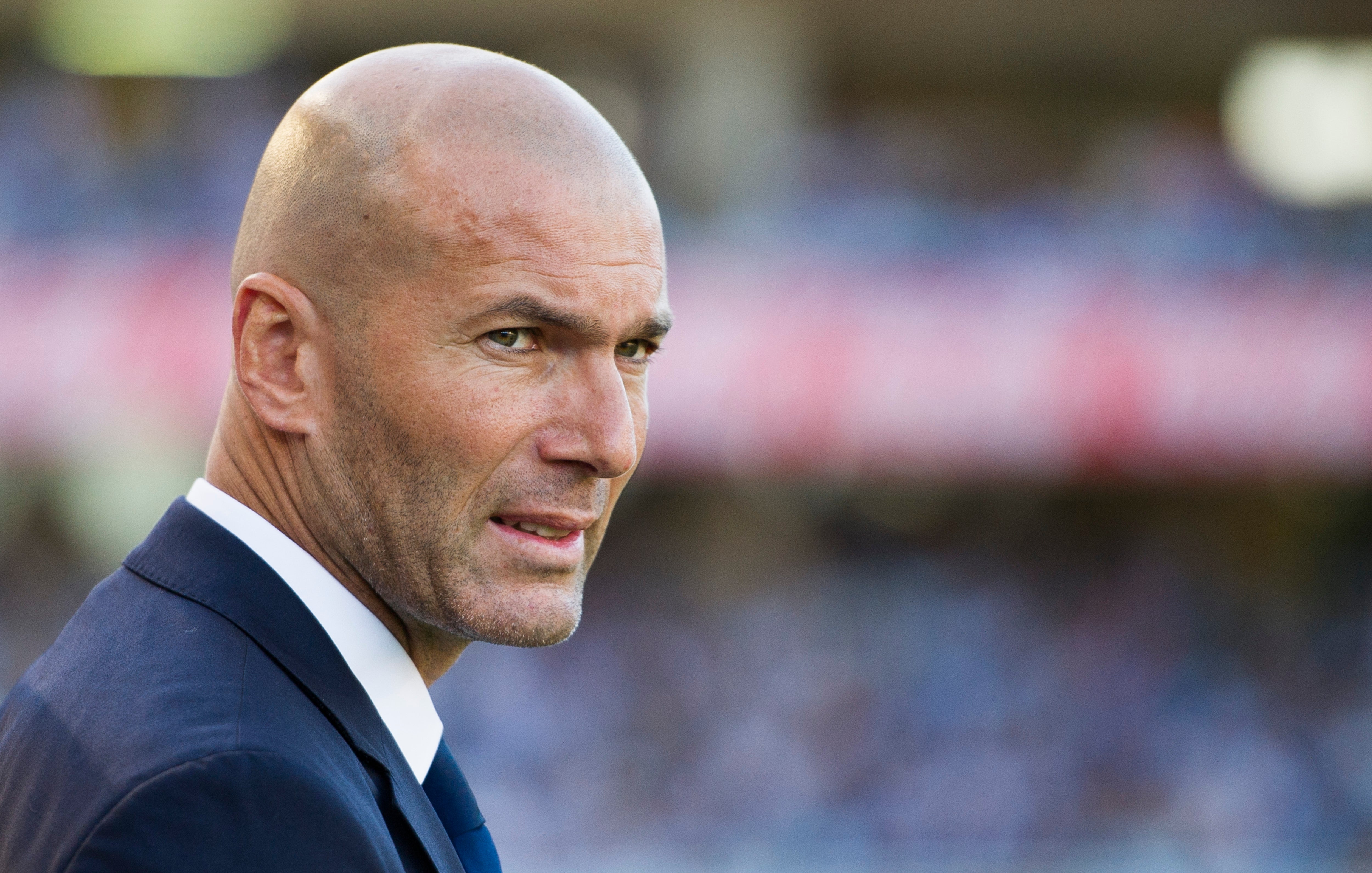 Zidane: "A veces contesto y parece que quiero que James se vaya" Zidane: "A veces contesto y parece que quiero que James se vaya"
