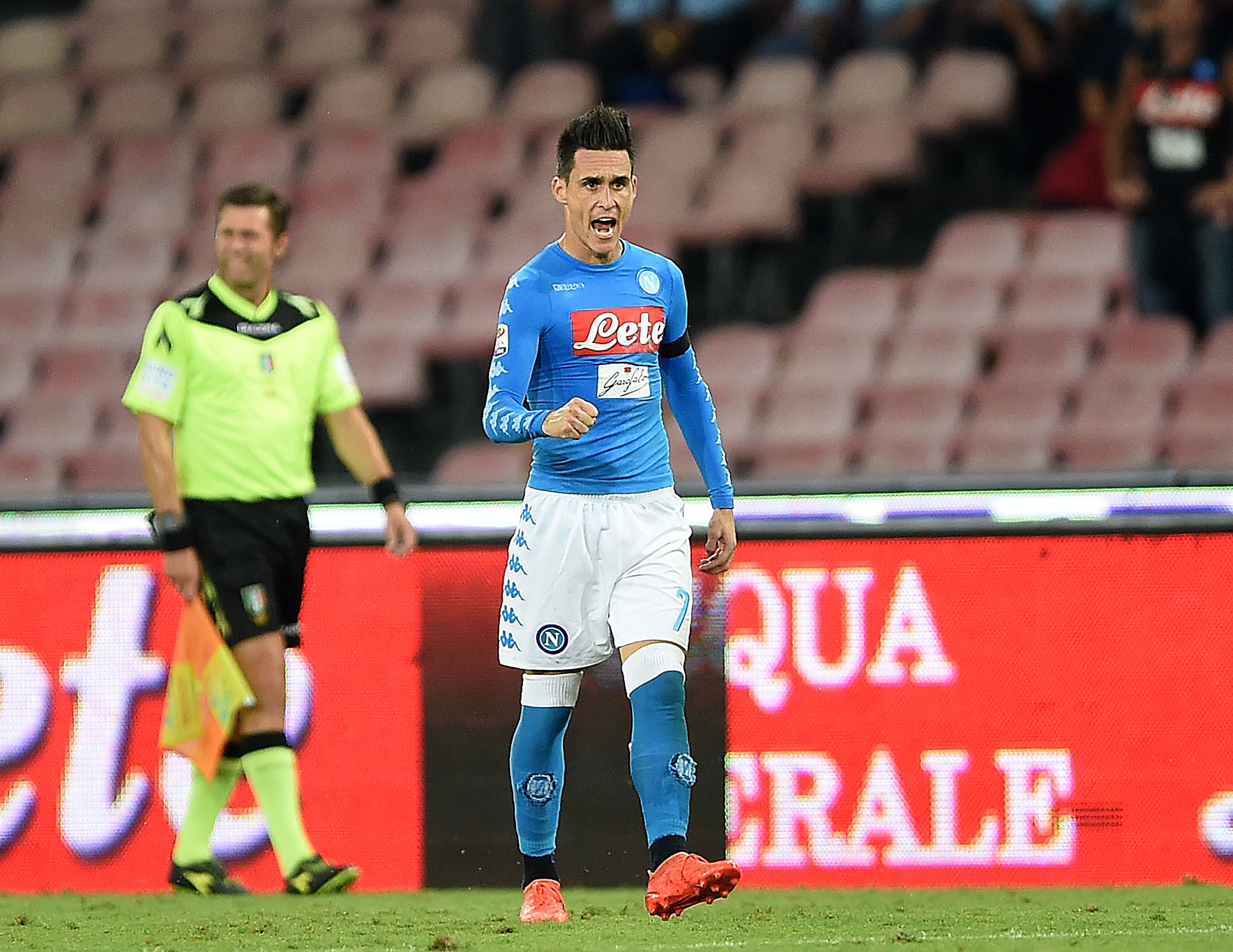 El Nápoles gana un trepidante partido al Milan con goles de Callejón y Milik El Nápoles gana un trepidante partido al Milan con goles de Callejón y Milik
