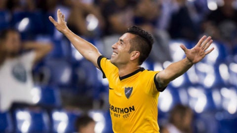 Charles celebra su gol con el M&aacute;laga