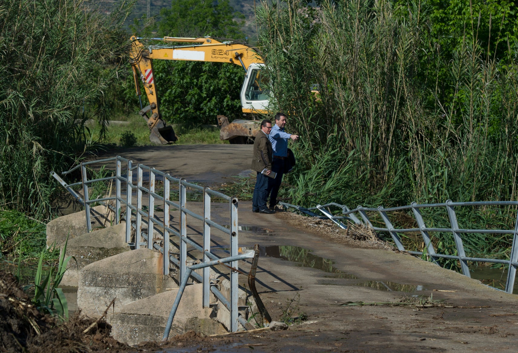 650.000 euros para trabajos de mantenimiento de caminos rurales en 115 municipios 650.000 euros para trabajos de mantenimiento de caminos rurales en 115 municipios