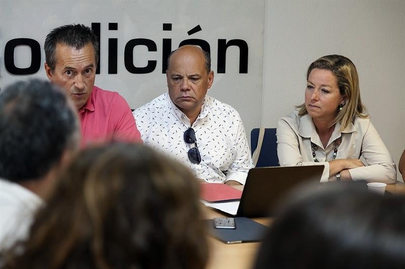 Coalición Canaria confirma que votará 'sí' a Rajoy tras incorporar el PP su "agenda canaria" Coalición Canaria confirma que votará 'sí' a Rajoy tras incorporar el PP su "agenda canaria"