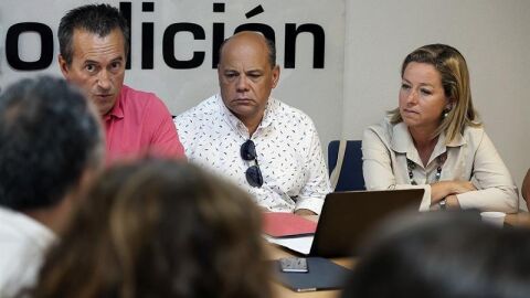 Jos&eacute; Miguel Ruano, Jos&eacute; Miguel Barrag&aacute;n y Ana Oramas (i-d), durante la reuni&oacute;n este s&aacute;bado del consejo pol&iacute;tico nacional de Coalici&oacute;n Canaria