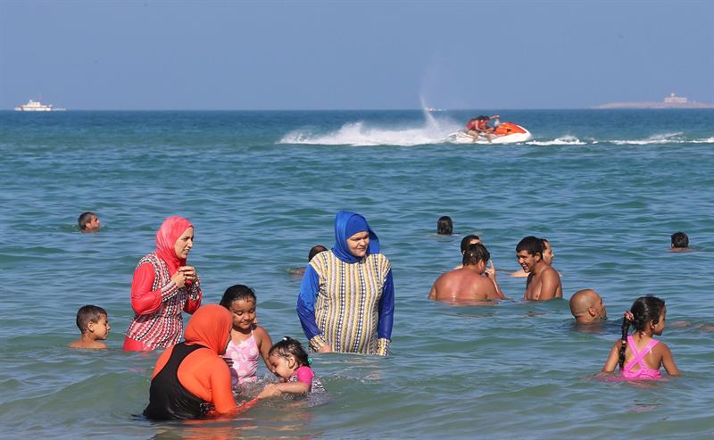 La ONU pide levantar la restricción del burkini en municipios de Francia La ONU pide levantar la restricción del burkini en municipios de Francia