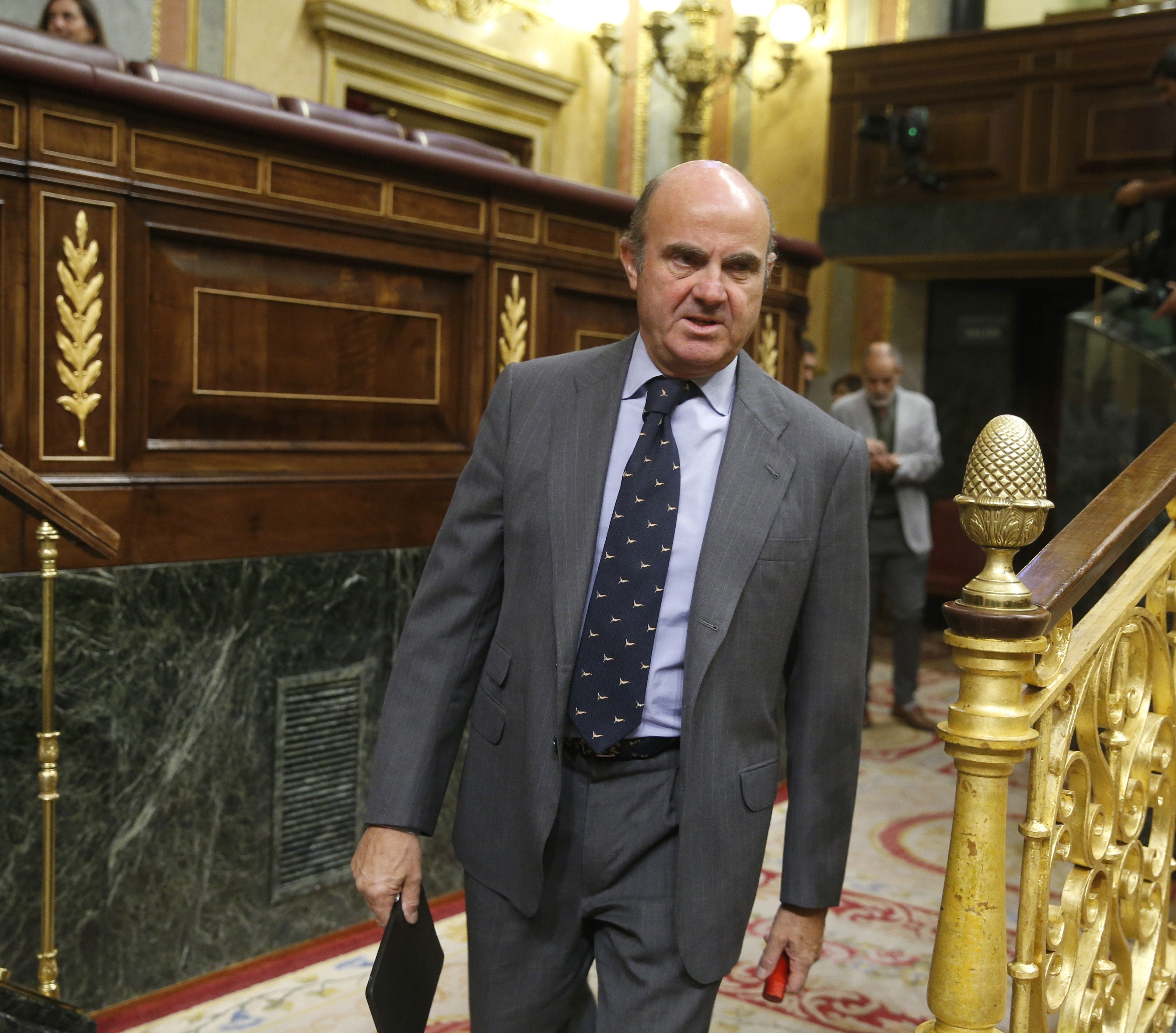 La Tertulia: La semana en la que de Guindos presenta su libro y da explicaciones en el Congreso La Tertulia: La semana en la que de Guindos presenta su libro y da explicaciones en el Congreso