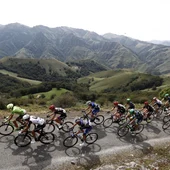 El pelotón durante la 14ª etapa de la Vuelta 2016 El pelotón durante la 14ª etapa de la Vuelta 2016