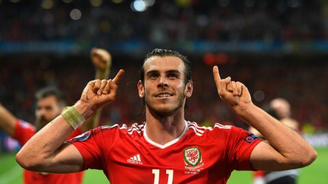Bale, con Gales