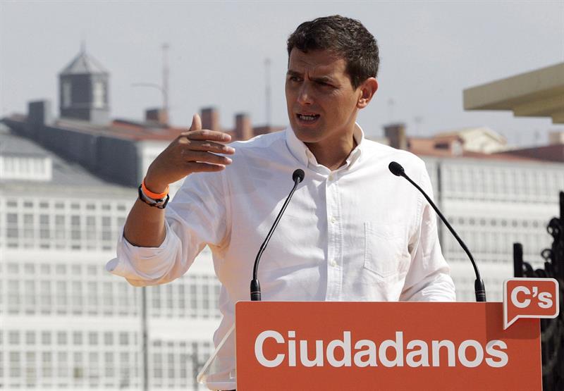 Rivera exige que se vayan aquellos que no sepan ''pactar o dialogar'' Rivera exige que se vayan aquellos que no sepan ''pactar o dialogar''