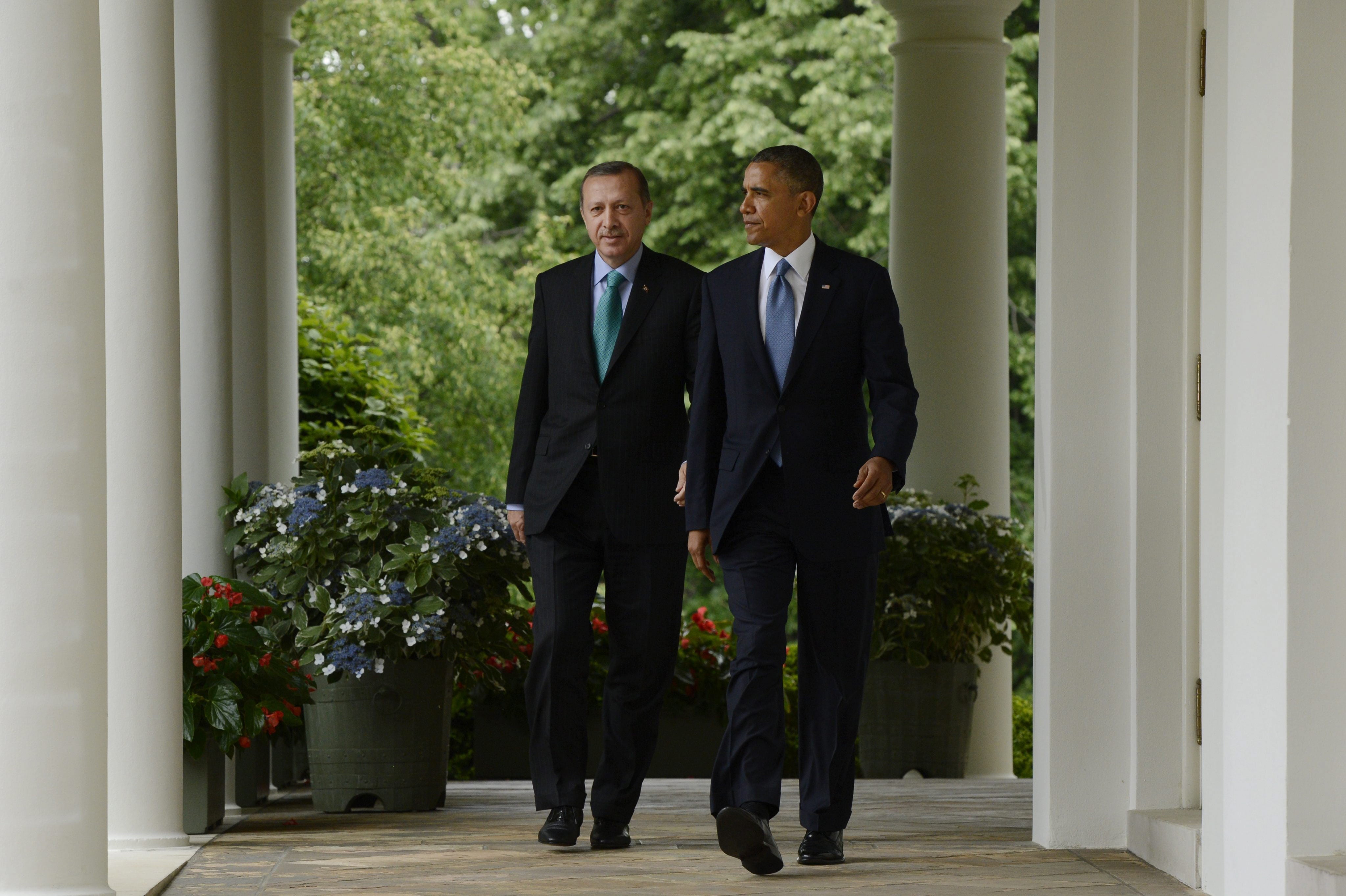 Obama, a Turquía: "Tenemos que terminar el trabajo contra el ISIS" Obama, a Turquía: "Tenemos que terminar el trabajo contra el ISIS"